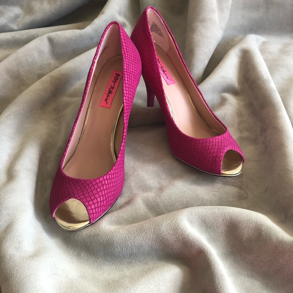 Pink peep toe 8.5